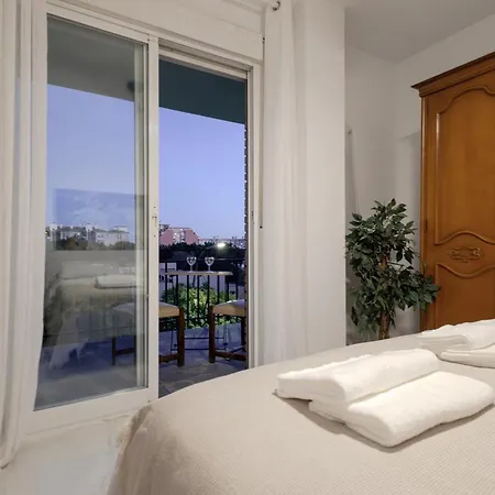 Mar De La Abadia Rooms Shared Apartment Malaga Exterior photo